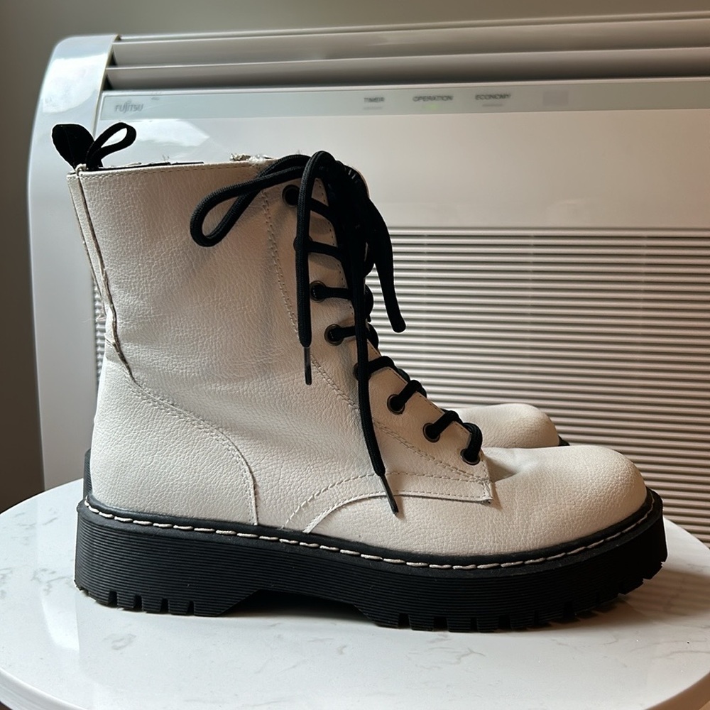 White boot combat